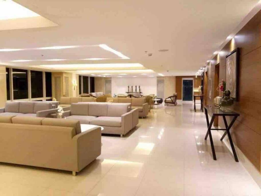 Breeze Residences - 1Br Unit With Balcony -Top Floor Manila Exterior foto