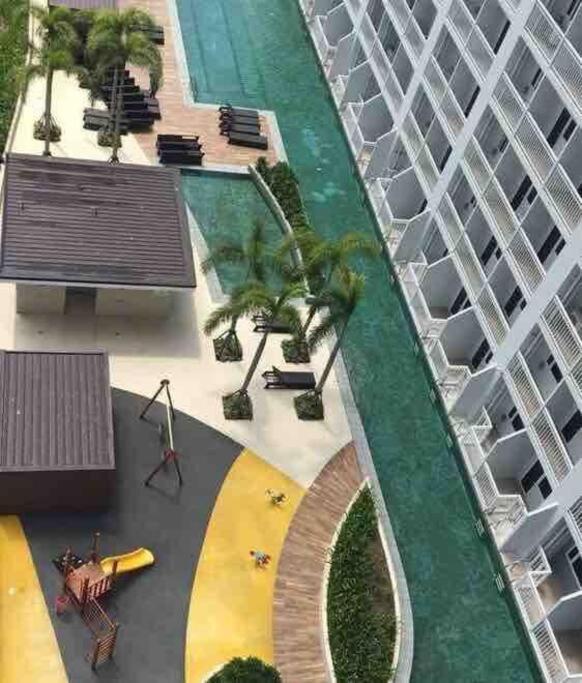 Breeze Residences - 1Br Unit With Balcony -Top Floor Manila Exterior foto